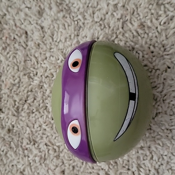 Ninja Turtle Metal Lunch box with sandwiche box, 3 snack holders and 2 puzzles. - Picture 11 of 11